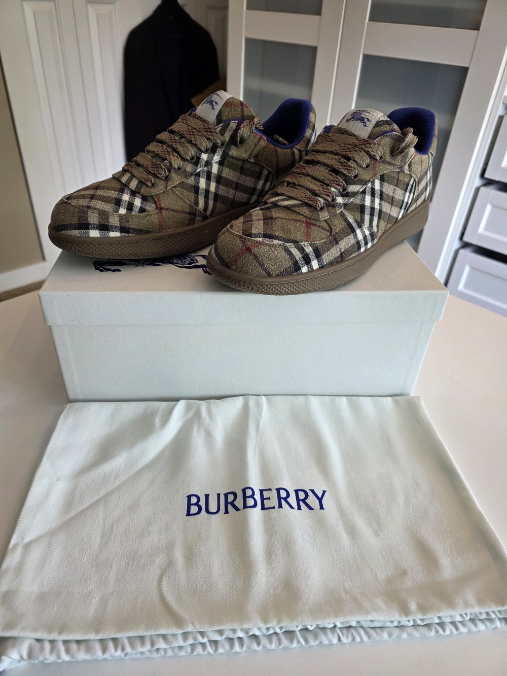 Burberry Men’s Terrace Check Low-Top Sneakers - Full Set - Box & Shoe Bag